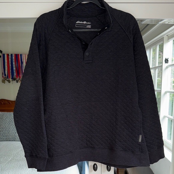 Eddie Bauer Charcoal Quilted Men's Crewneck Sweater - Picture 7 of 7